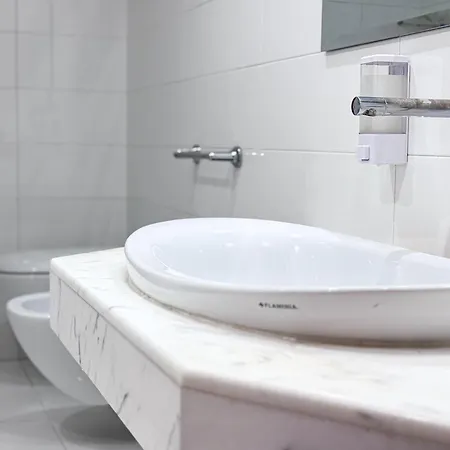 Apricot House * 巴里